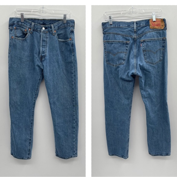 Levi's Other - Levis men's 501 buttonfly straight leg blue jean.  32X30